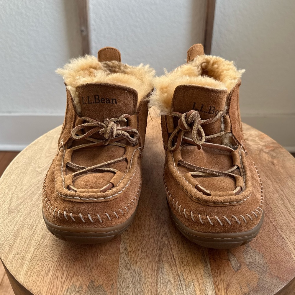 L.L. Bean Wicked Good Lodge Chukkas in Chesnut Suede Women’s sz: 7 - Picture 3 of 11